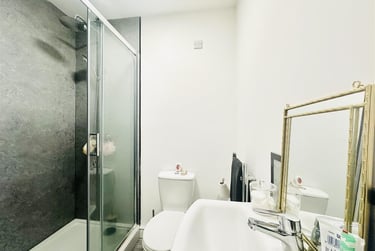 2 bed flat, Park Road, Lenton, Nottingham, NG71JG - Image 8